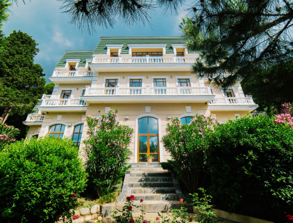 Аренда виллы «Дивный мир Карасан» (под запрос)